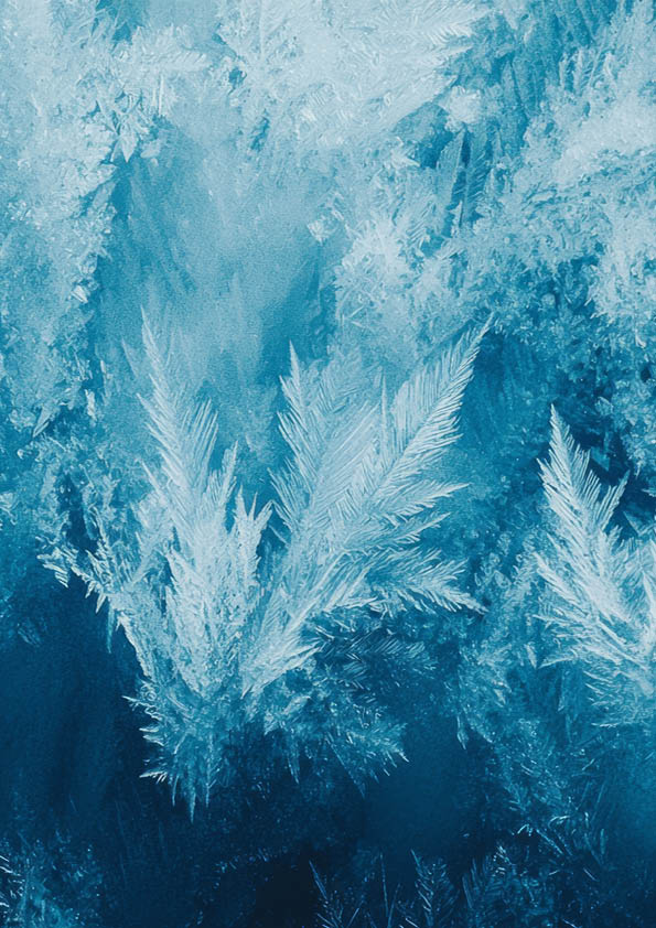 Stunning close-up of ice crystals forming on a window, higly detailed,intricate detail,high resolution,high Realistic, 8k --chaos 30 --ar 16:9 --quality 2 --v 6.1 Job ID: 354932a6-976d-49d0-97e5-7aa565fe2533